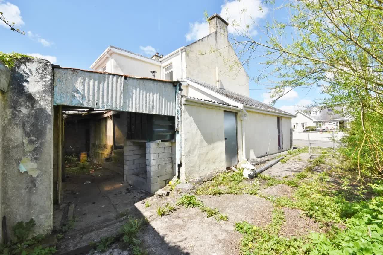 Original listing photo — Knocknagoshel